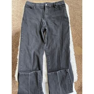 Gloria Vanderbilt “ Amanda 2.0 All Over Slimming Affect” Sz. 12 Black Jeans.